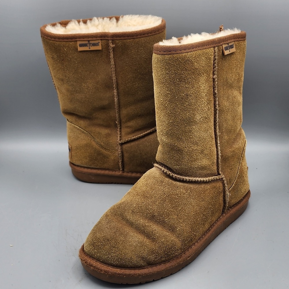 Minnetonka Mid-Calf Snow Boots Women's US 7 Brown Suede Round Toe Slip-on 80061